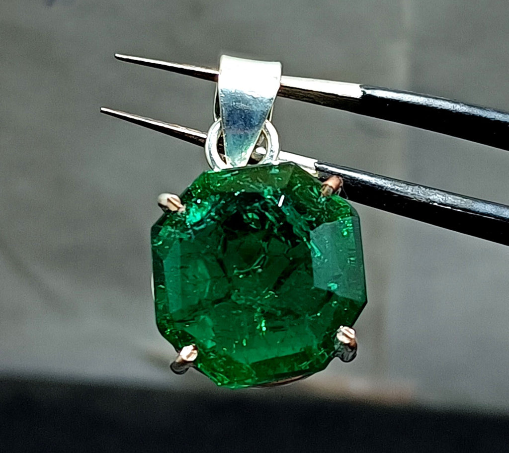 Certified 19.75 Ct Natural Emerald 925 Solid Silver Asscher Cut Pendant Gemstone