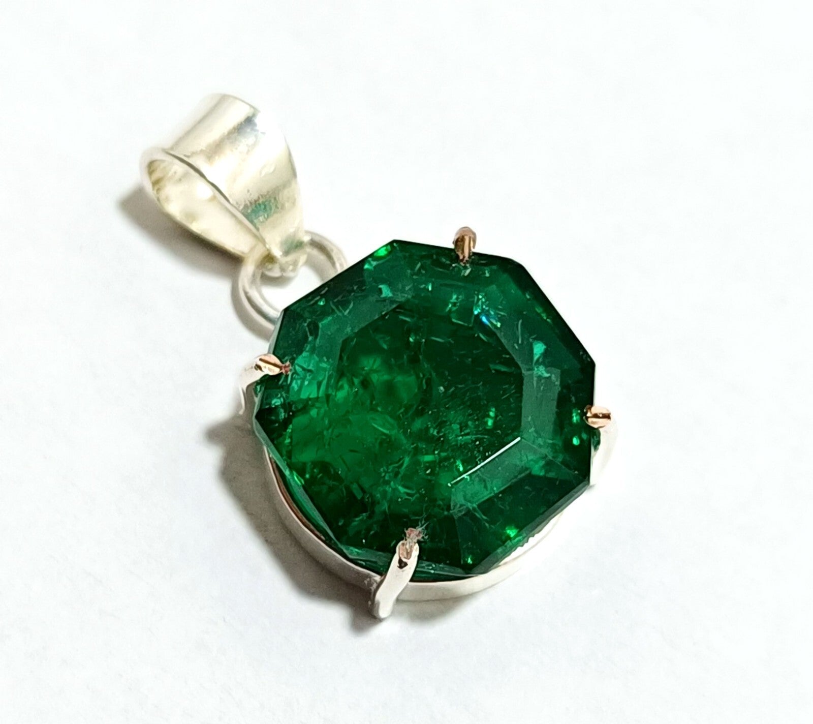 Certified 19.75 Ct Natural Emerald 925 Solid Silver Asscher Cut Pendant Gemstone