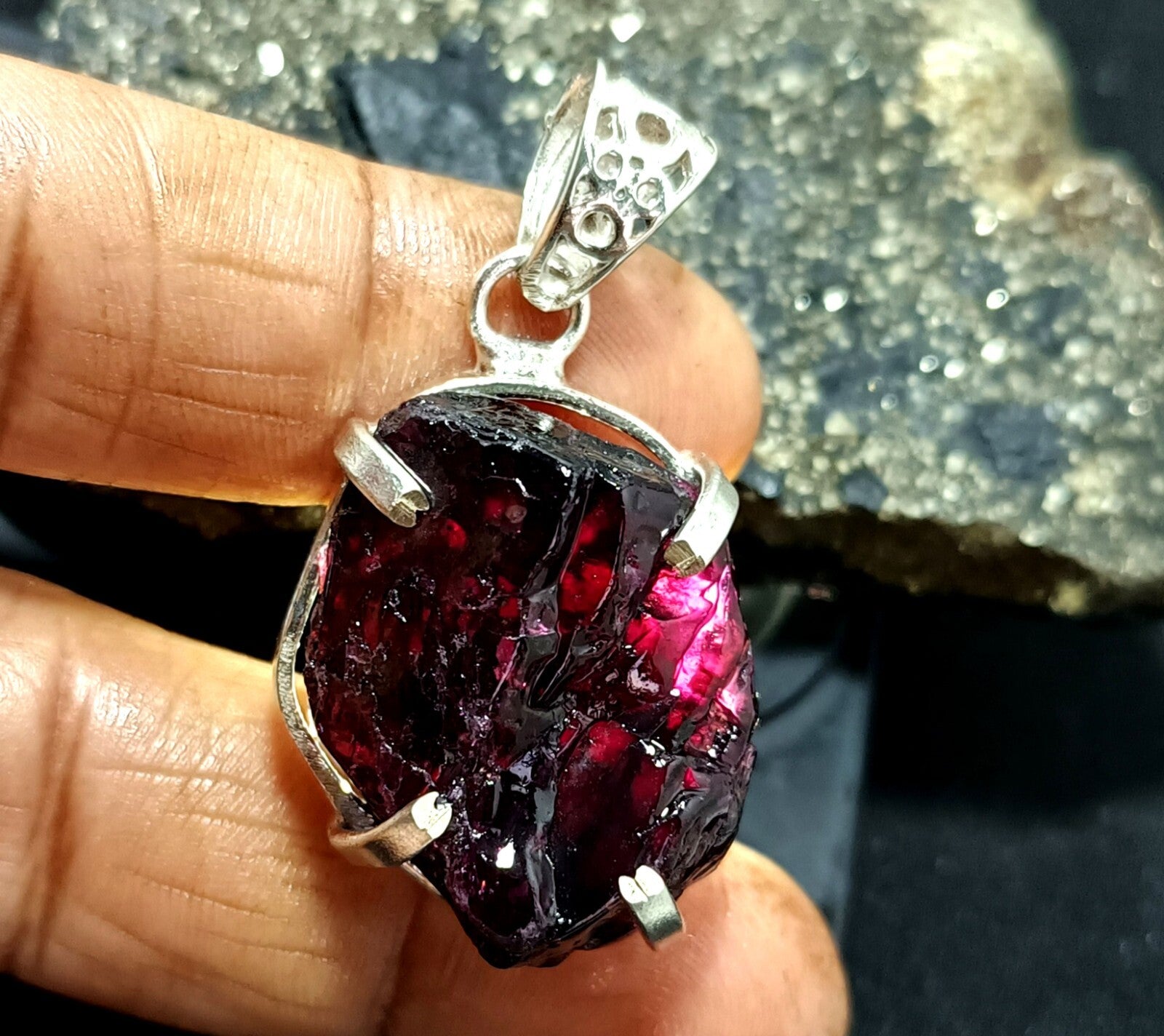 81.90 Ct Natural PAINITE Rough 925 Solid Silver Pendant LOOSE Rough Cut Gemstone