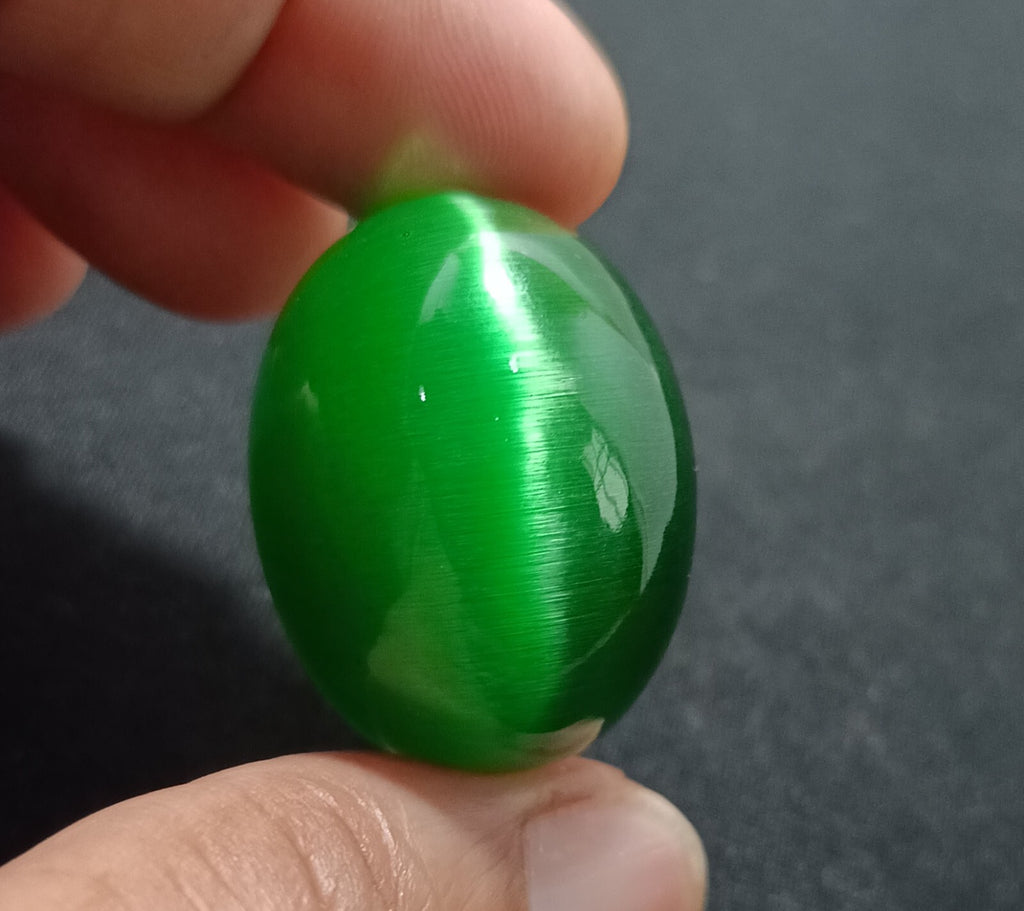 Chrysoberyl(Cats Eye) 83.15 Ct Natural Green Cabochon Loose Certified Gemstone