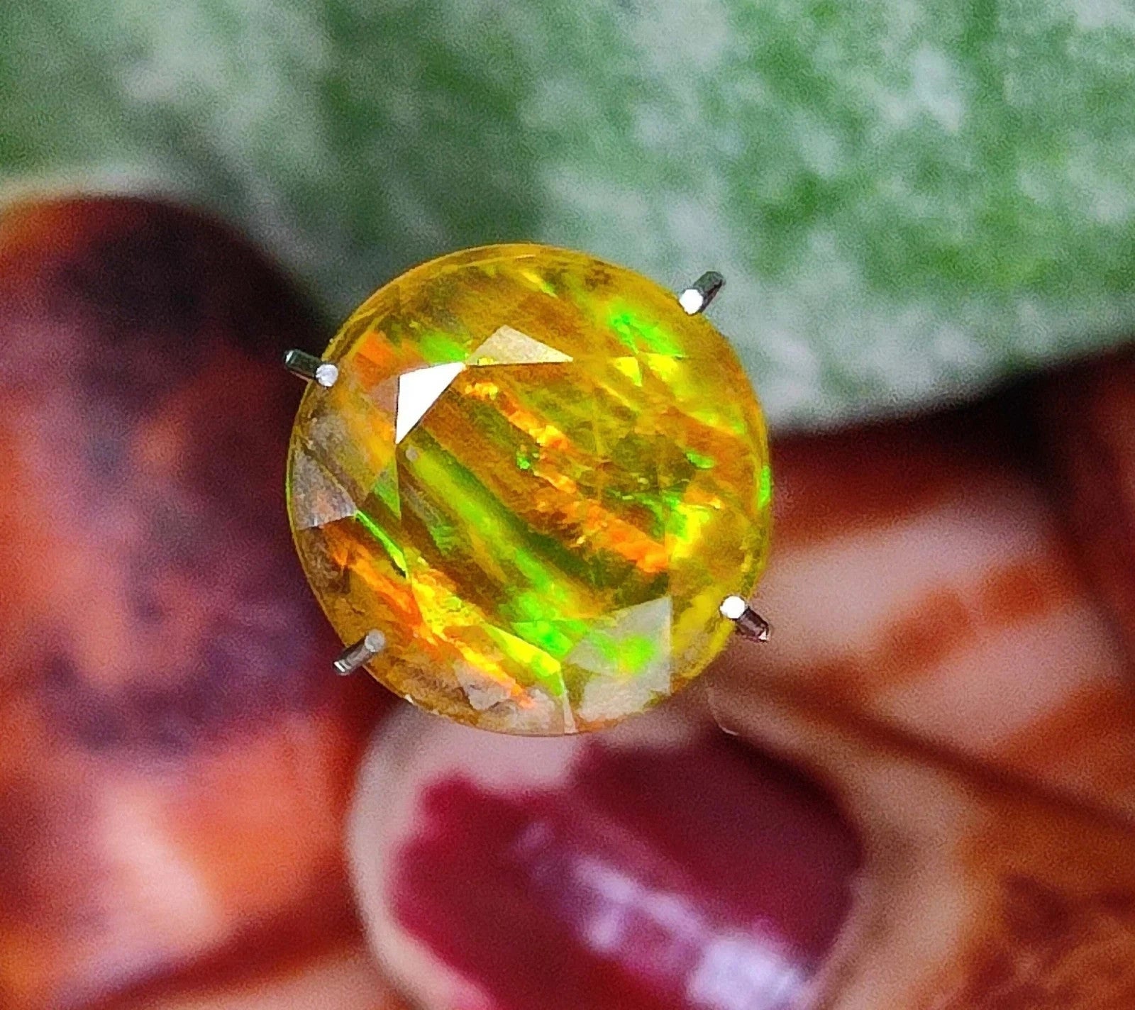 2 CT Natural Bi- Color Pitambari Sapphire Round Cut Loose GIE Certified Gemstone