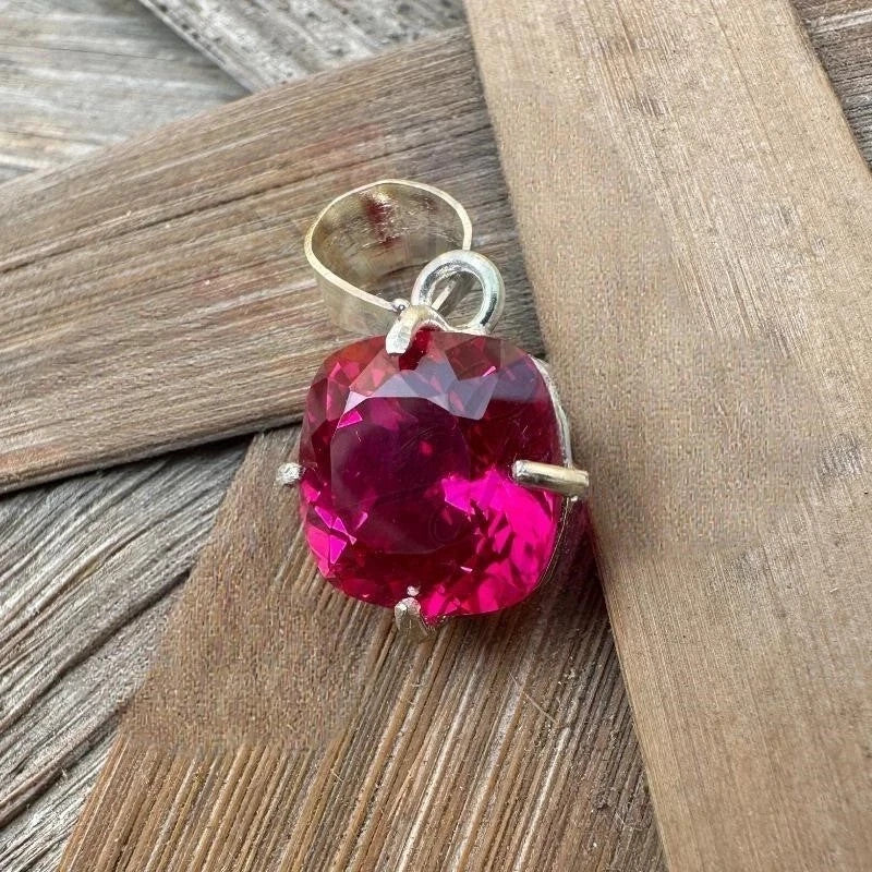 24.40 Ct Natural Rhodolite Garnet Gemstone Pendant 925 Sterling Silver