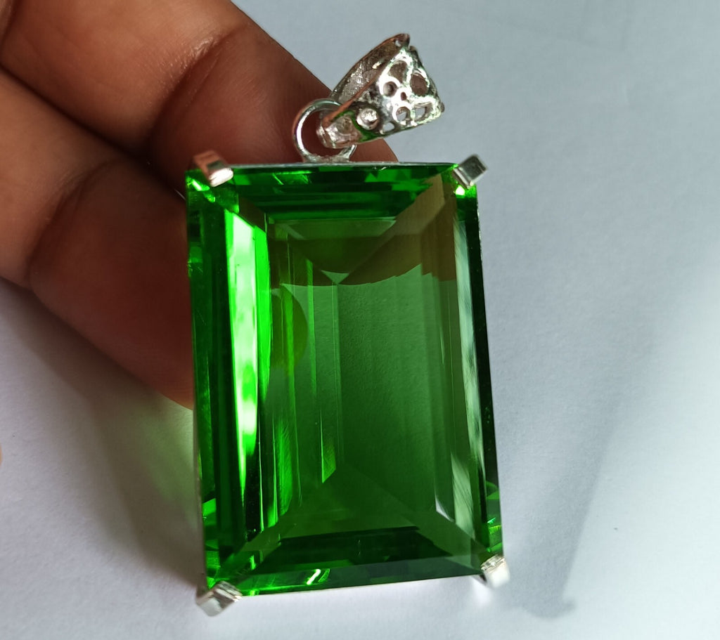 101.90 Ct Emerald Green Natural Topaz 925 Solid Silver Pendant Loose Gemstone