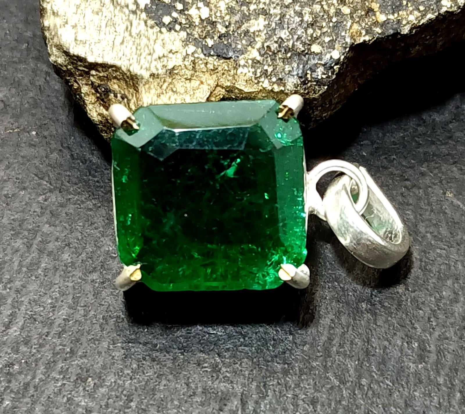 Certified 28.40 Ct Stunning Emerald Solid Silver Asscher Cut Pendant Gemstone