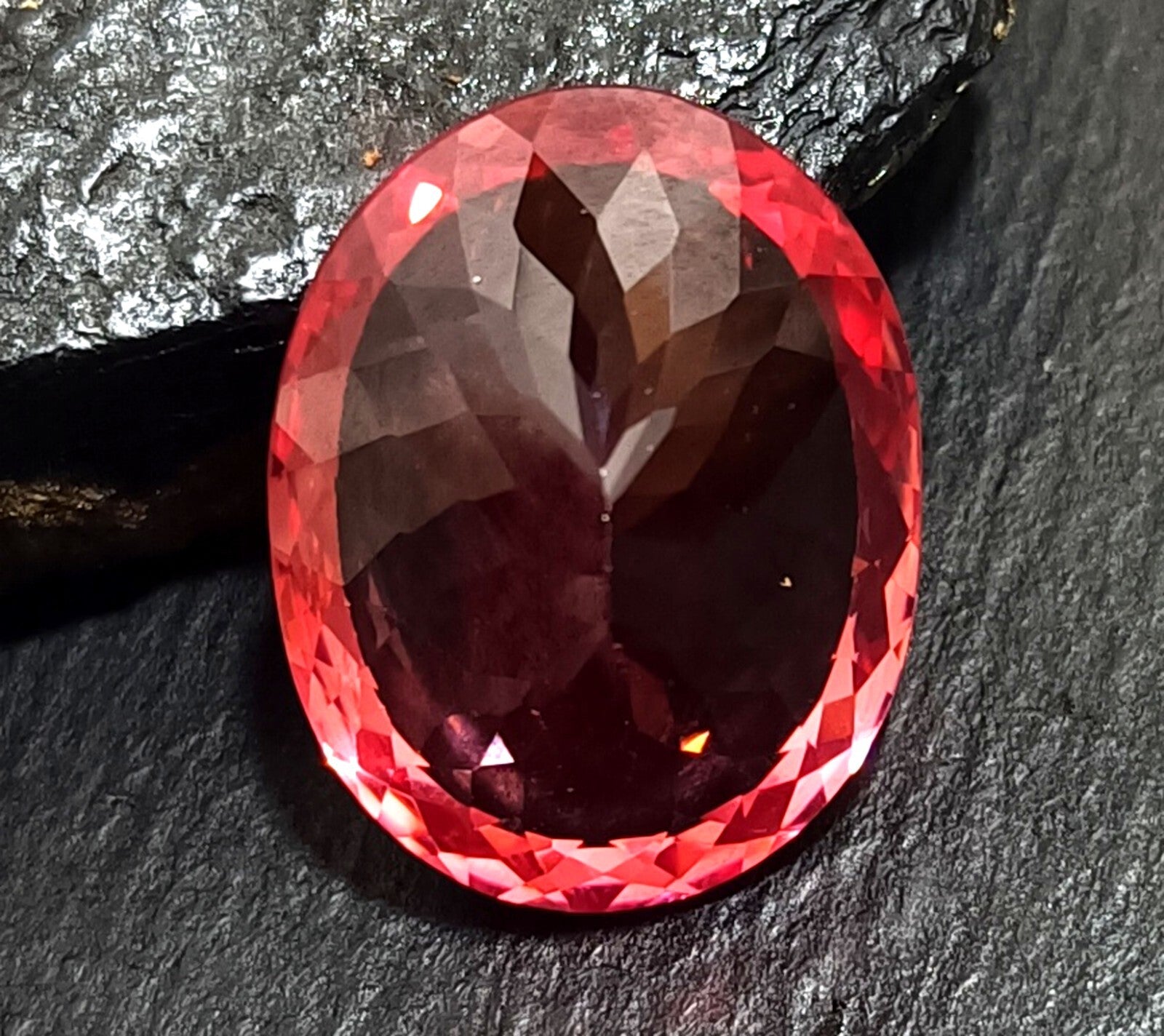 Certified 31.30 Ct Natural Ceylon Padparadscha Sapphire Oval Cut Loose Gemstone