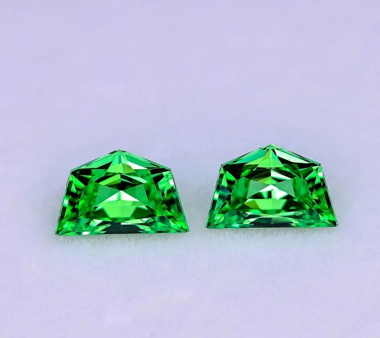 15 Ct 2 Pcs Natural Colombian Green Emerald Fancy Cut Certified Loose Gemstone