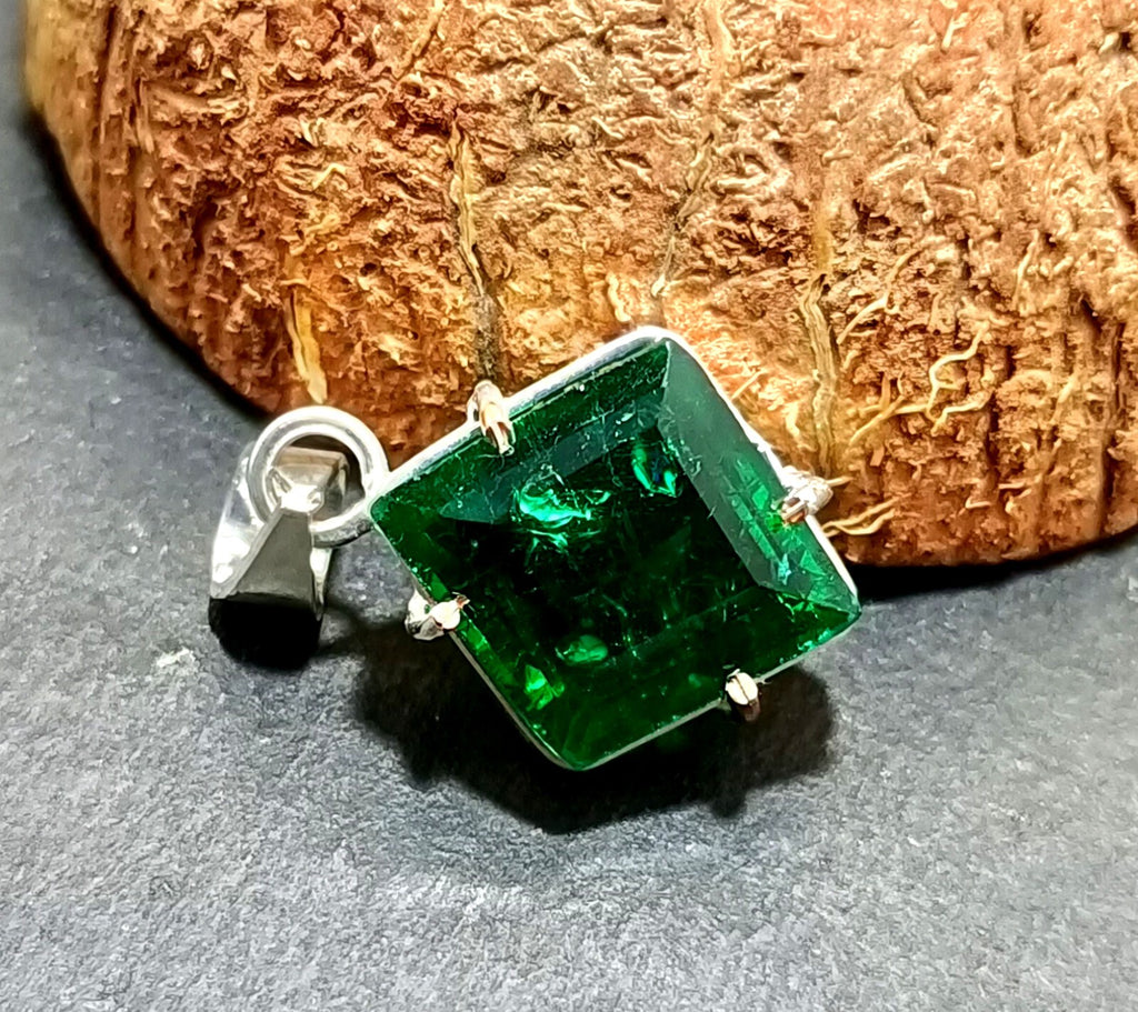 Certified 21.50 Ct Natural Emerald 925 Solid Silver Fancy Cut Pendant Gemstone