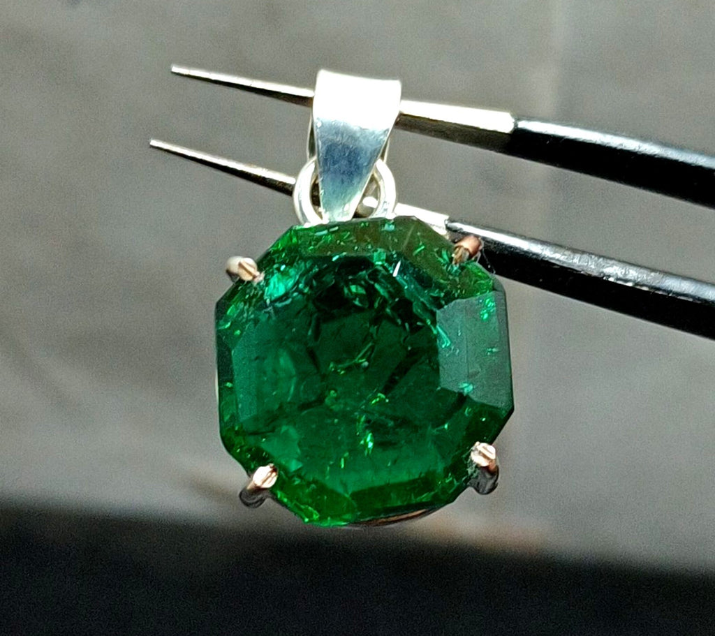 Certified 19.75 Ct Natural Emerald 925 Solid Silver Asscher Cut Pendant Gemstone