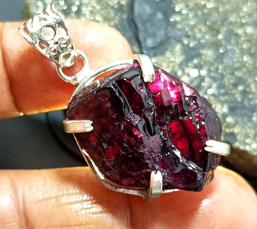 81.90 Ct Natural PAINITE Rough 925 Solid Silver Pendant LOOSE Rough Cut Gemstone