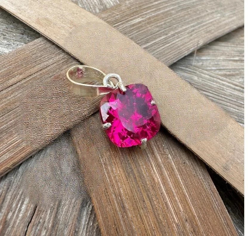 24.40 Ct Natural Rhodolite Garnet Gemstone Pendant 925 Sterling Silver
