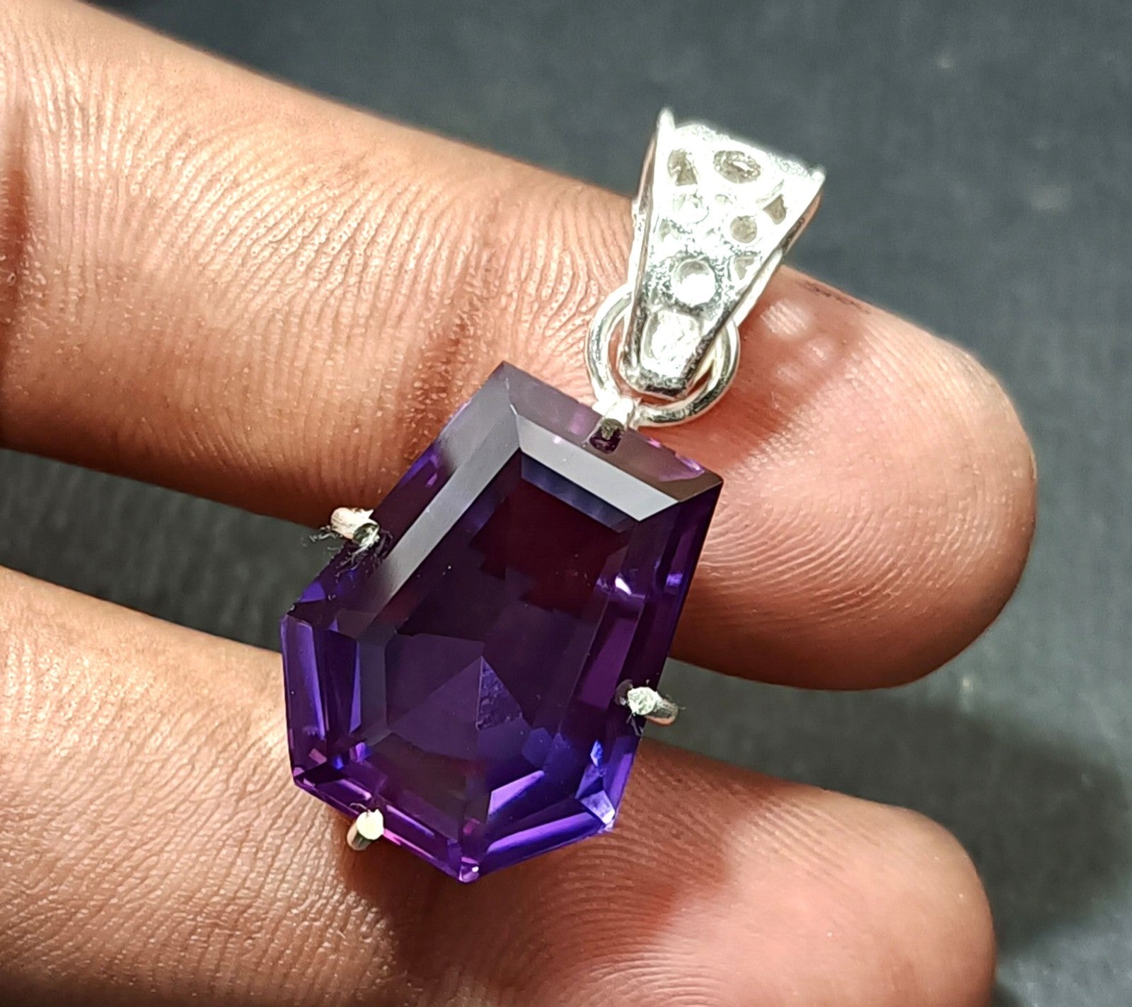 Natural 31.50 CT Color Change Alexandrite Certified Gemstone Pendant 925 Silver