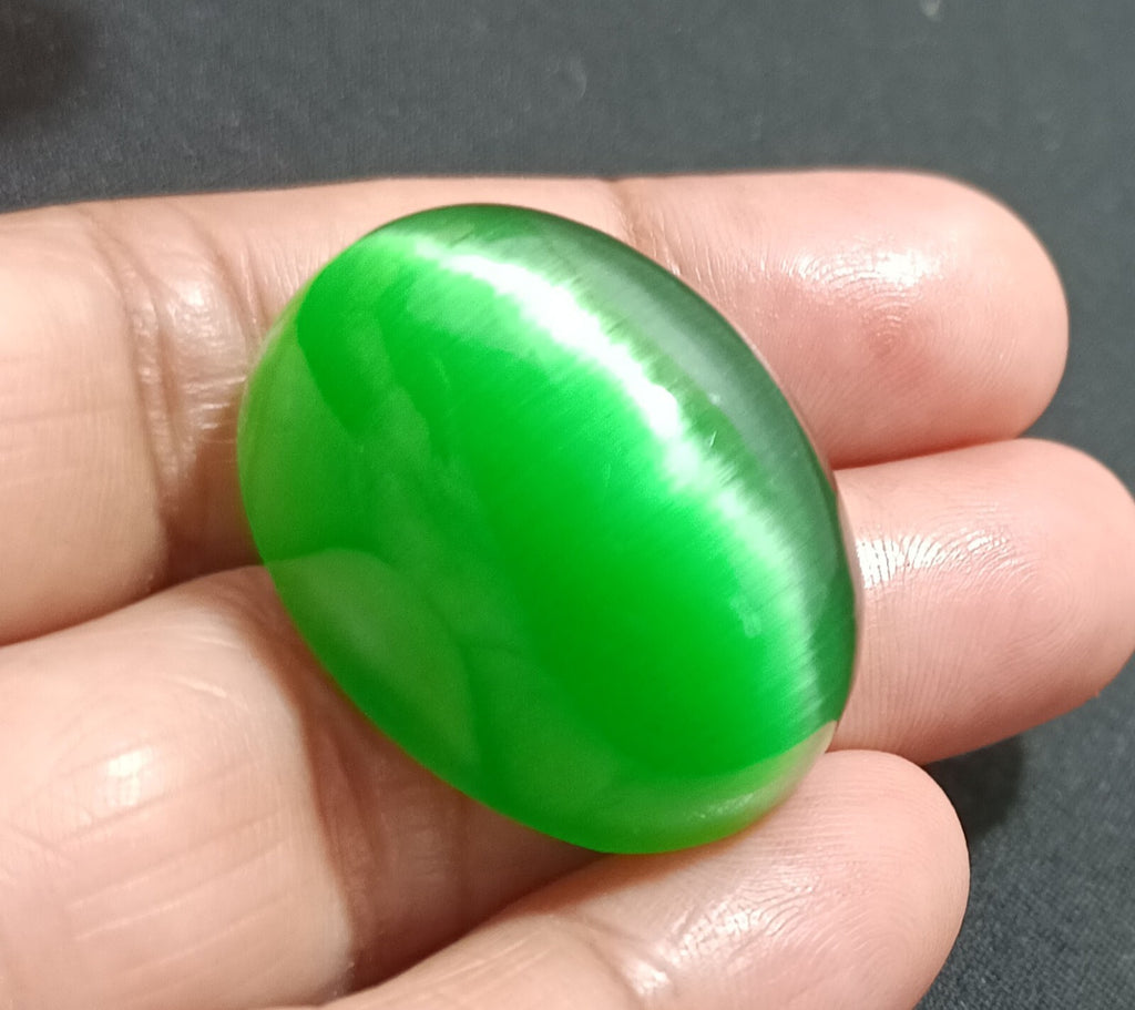 Chrysoberyl(Cats Eye) 83.15 Ct Natural Green Cabochon Loose Certified Gemstone