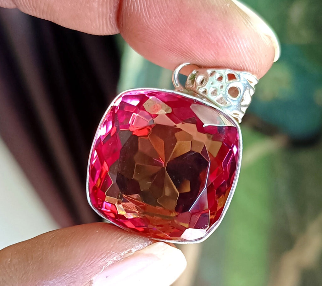 62.30 Ct Natural Zultanite 7 Color Pendant 925 Silver Loose Certified Gemstone