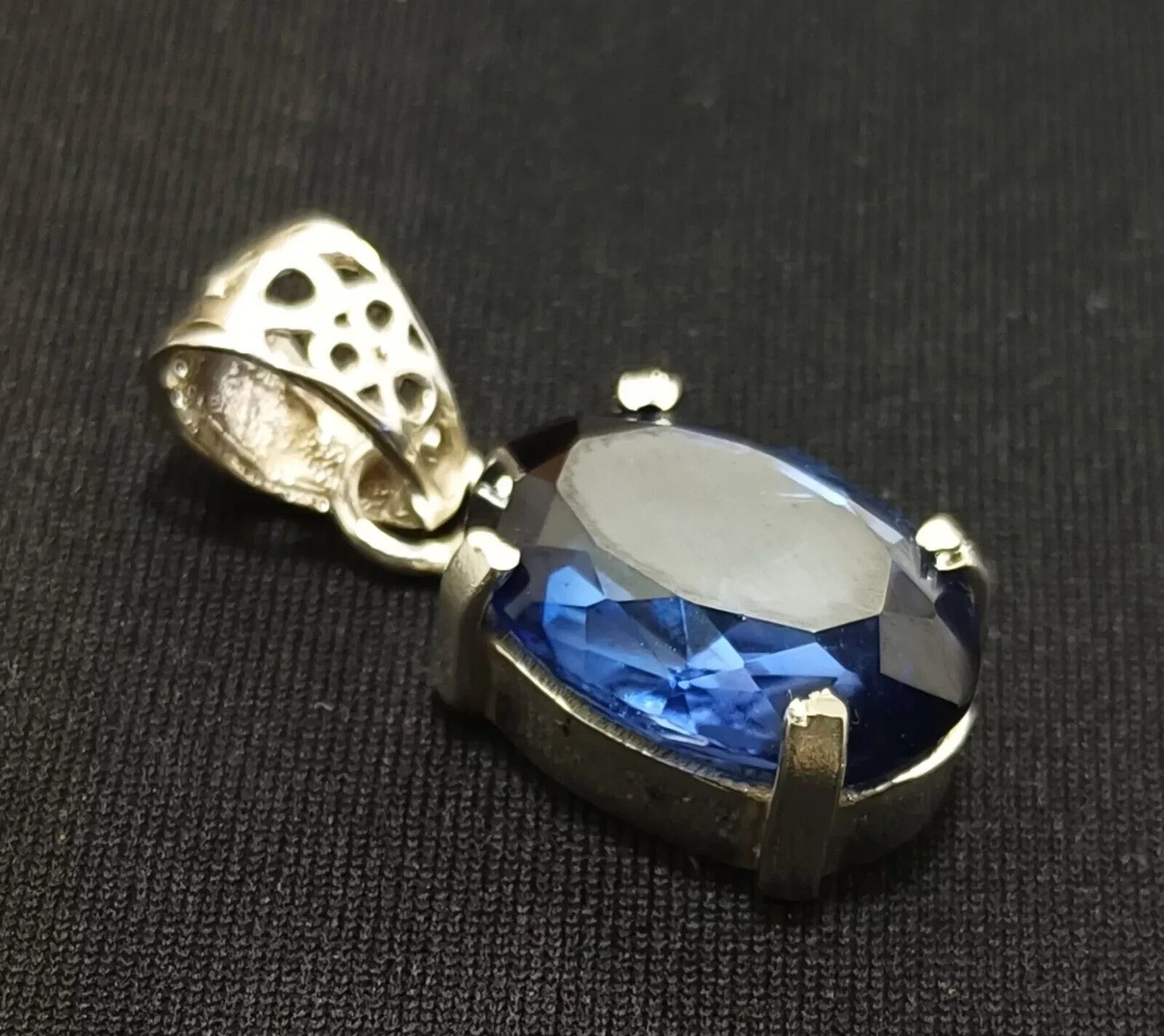 Certified 28.45 Ct Natural Blue Sapphire Oval Cut 925 Silver Pendant Gemstone