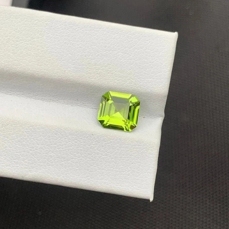 5.5 Ct AAA+ EGL Certified NATURAL Apple Green Peridot Asscher Cut Loose Gemstone