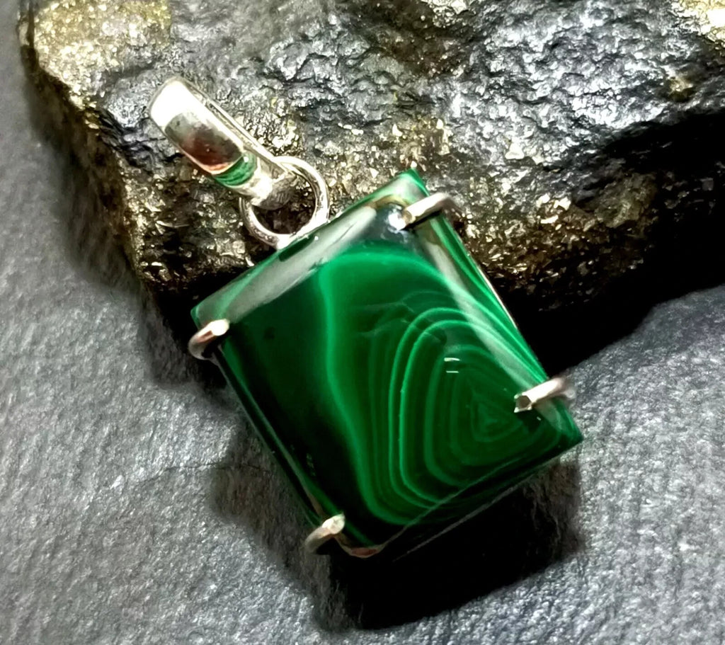 40.80 Natural Green Malachite Hand-Made Pendant In Solid Silver Certified A+Gems