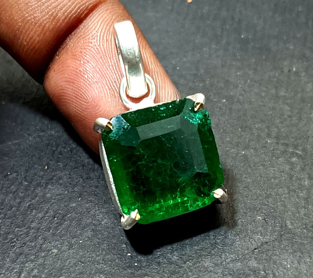 Certified 28.40 Ct Stunning Emerald Solid Silver Asscher Cut Pendant Gemstone