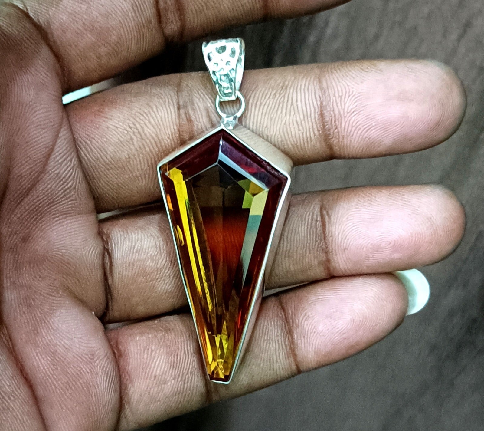 107.95 Ct Natural Zultanite 7 Color Pendant 925 Silver Loose Certified Gemstone