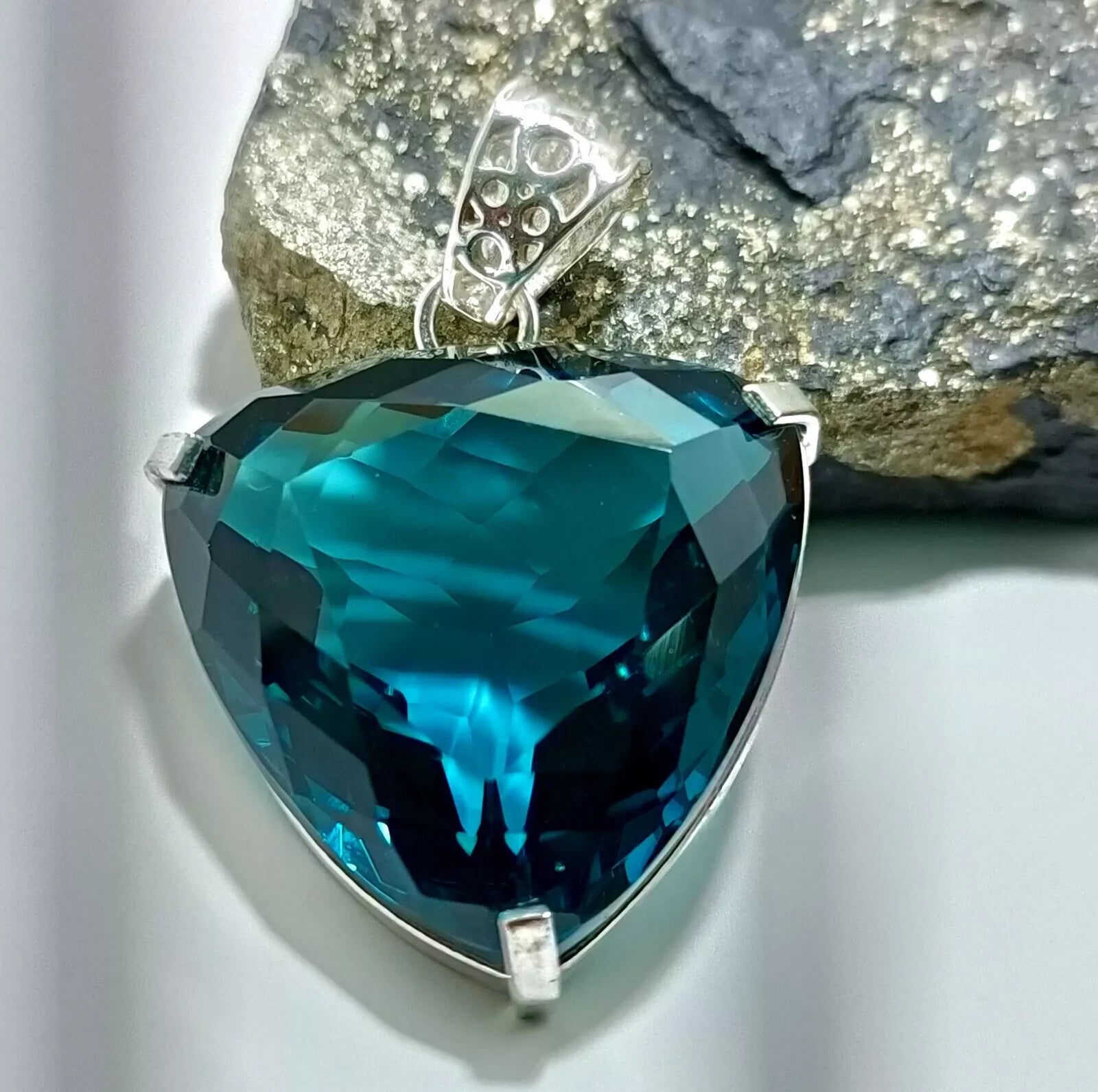 London Blue Topaz Pendant 925 Sterling Silver Pendant Gemstone Jewelry 81.50 Ct