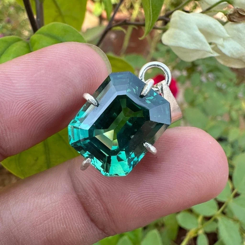 31 Ct Natural Certified Bi- Parti Sapphire Gemstone 925 Sterling Silver Pendant