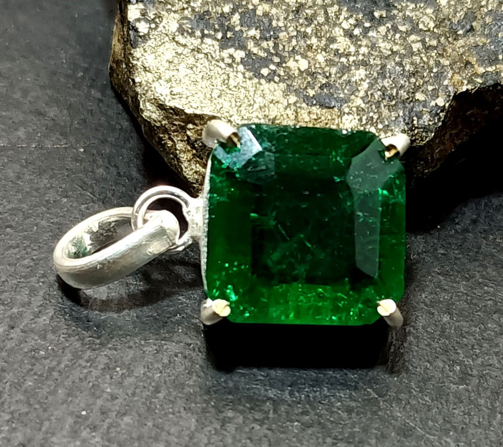 Certified 28.40 Ct Stunning Emerald Solid Silver Asscher Cut Pendant Gemstone