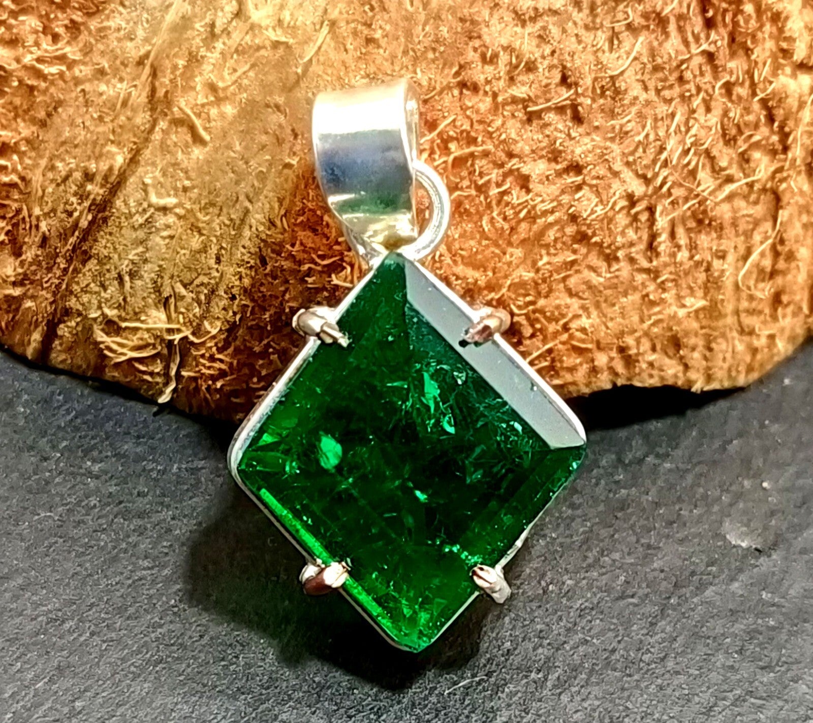 Certified 21.50 Ct Natural Emerald 925 Solid Silver Fancy Cut Pendant Gemstone