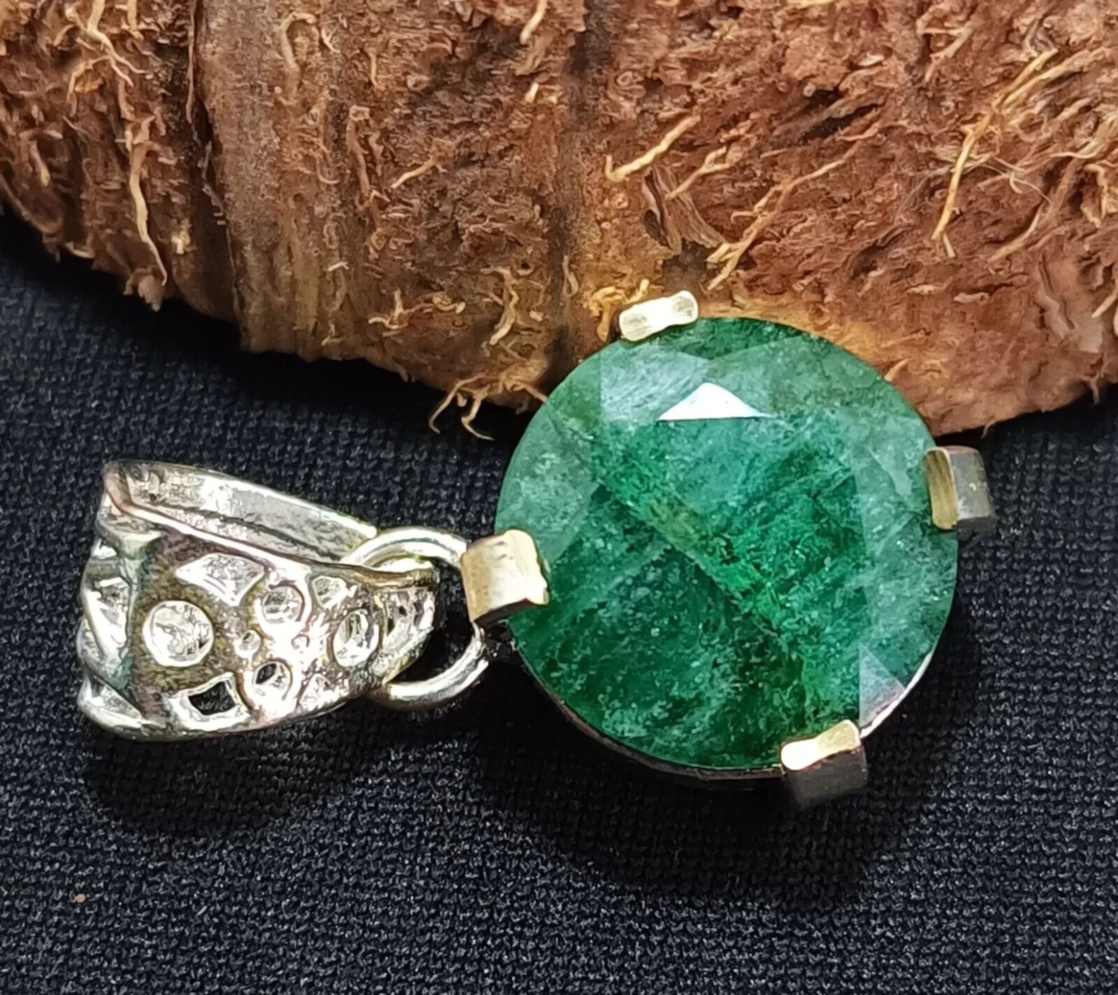 Certified 21.05 Ct Natural Emerald 925 Solid Silver Round  Cut Pendant Gemstone