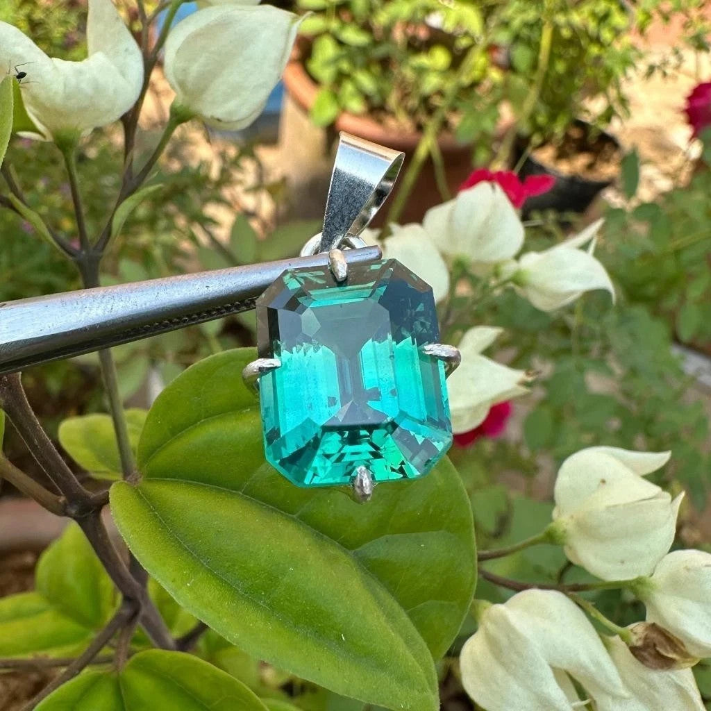 31 Ct Natural Certified Bi- Parti Sapphire Gemstone 925 Sterling Silver Pendant