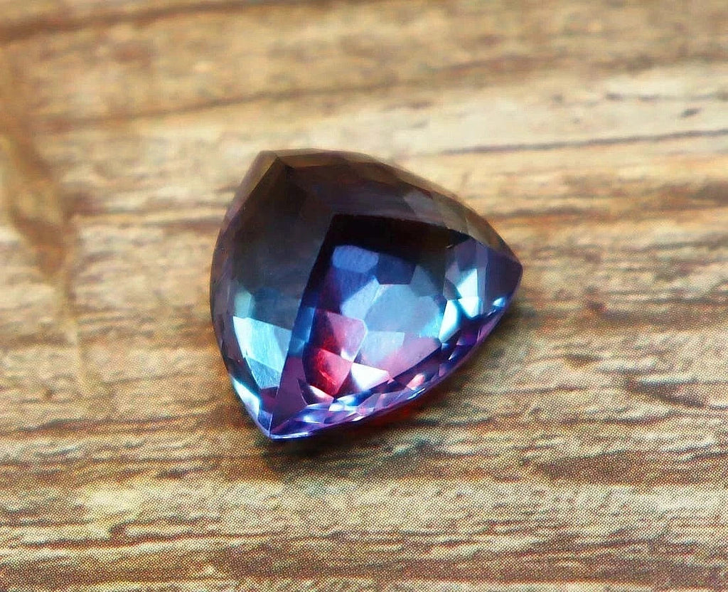 15 CT Certified Color Changing Natural Alexandrite Loose Gemstone Trillion Cut