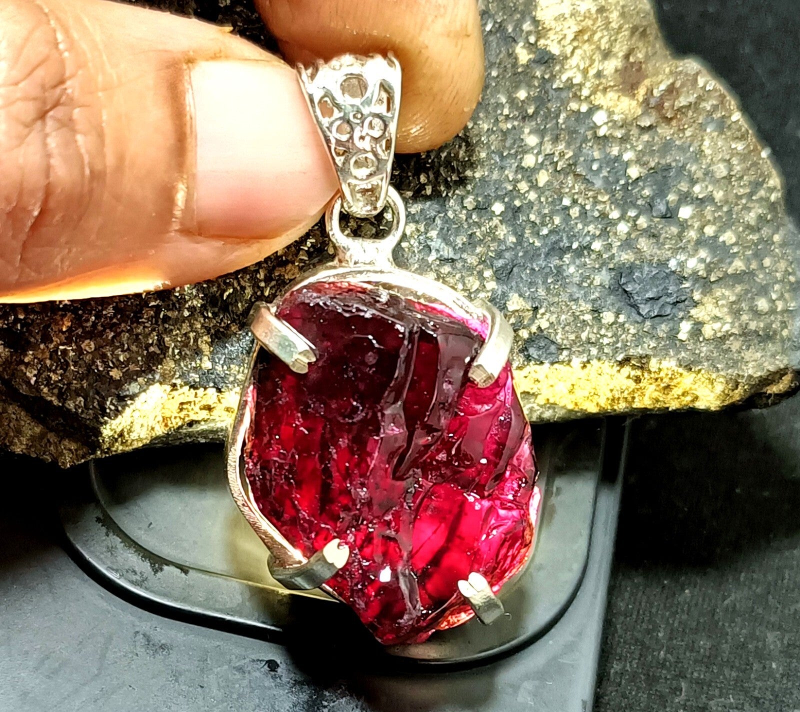 81.90 Ct Natural PAINITE Rough 925 Solid Silver Pendant LOOSE Rough Cut Gemstone