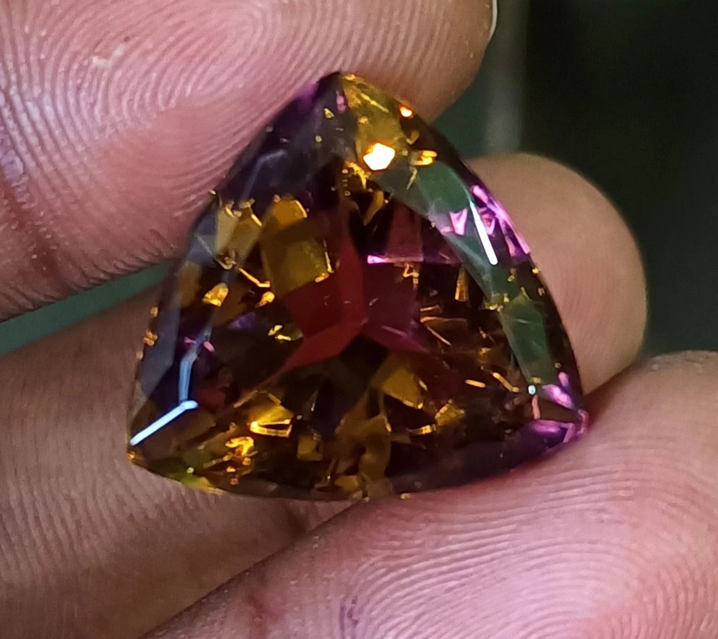NATURAL Zultanite ( Color-Change) Trillion Cut Loose GEMS GIE Certified 28.95 Ct