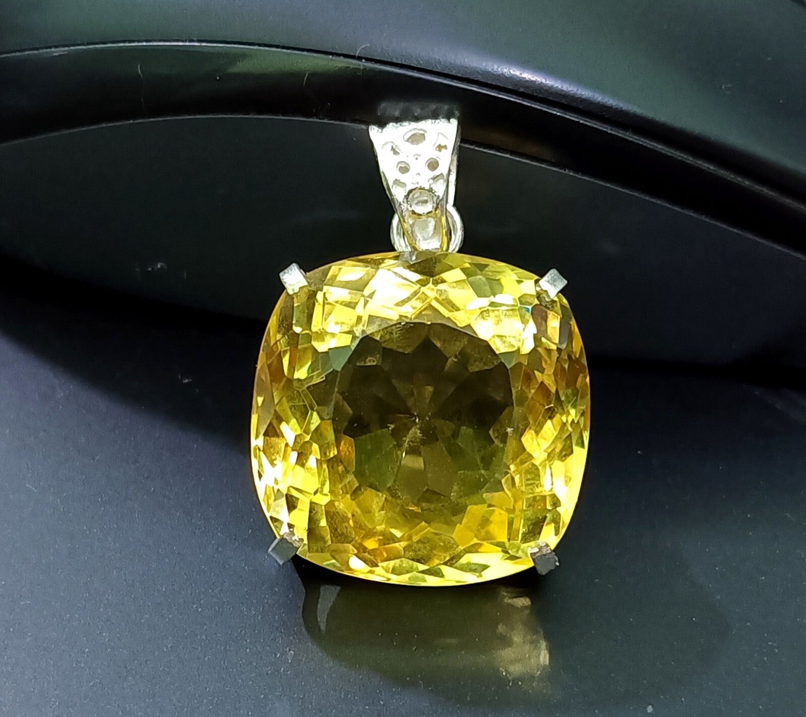 Certified Natural 85.70 Ct Brazilian Cushion Cut Topaz Pendant Loose Gemstone