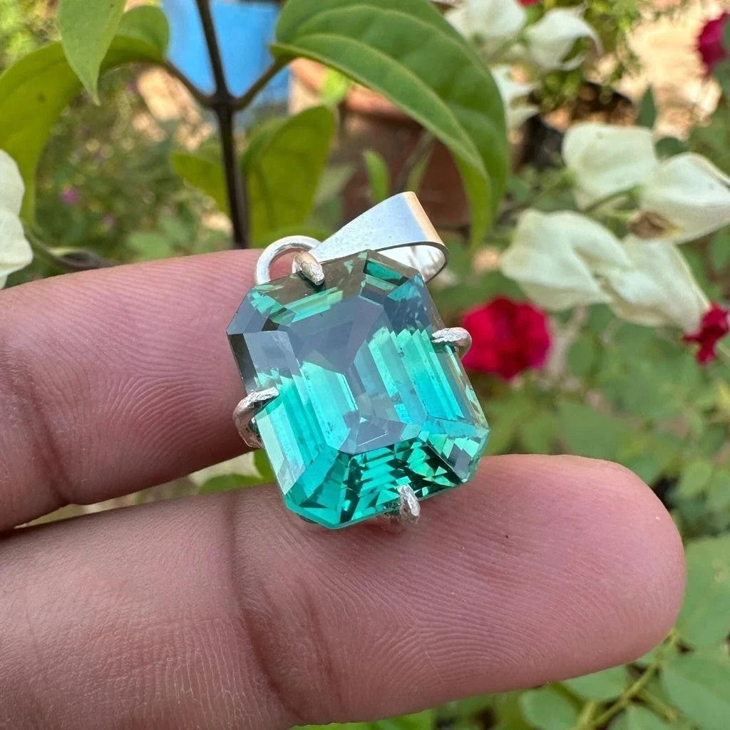 31 Ct Natural Certified Bi- Parti Sapphire Gemstone 925 Sterling Silver Pendant