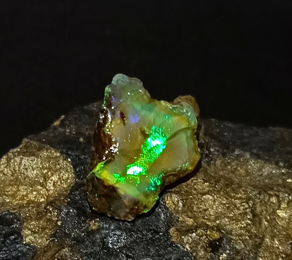 A++Play of Color 11.30 Ct Natural Ethiopian Black Opal Welo Rough LOOSE GEMSTONE