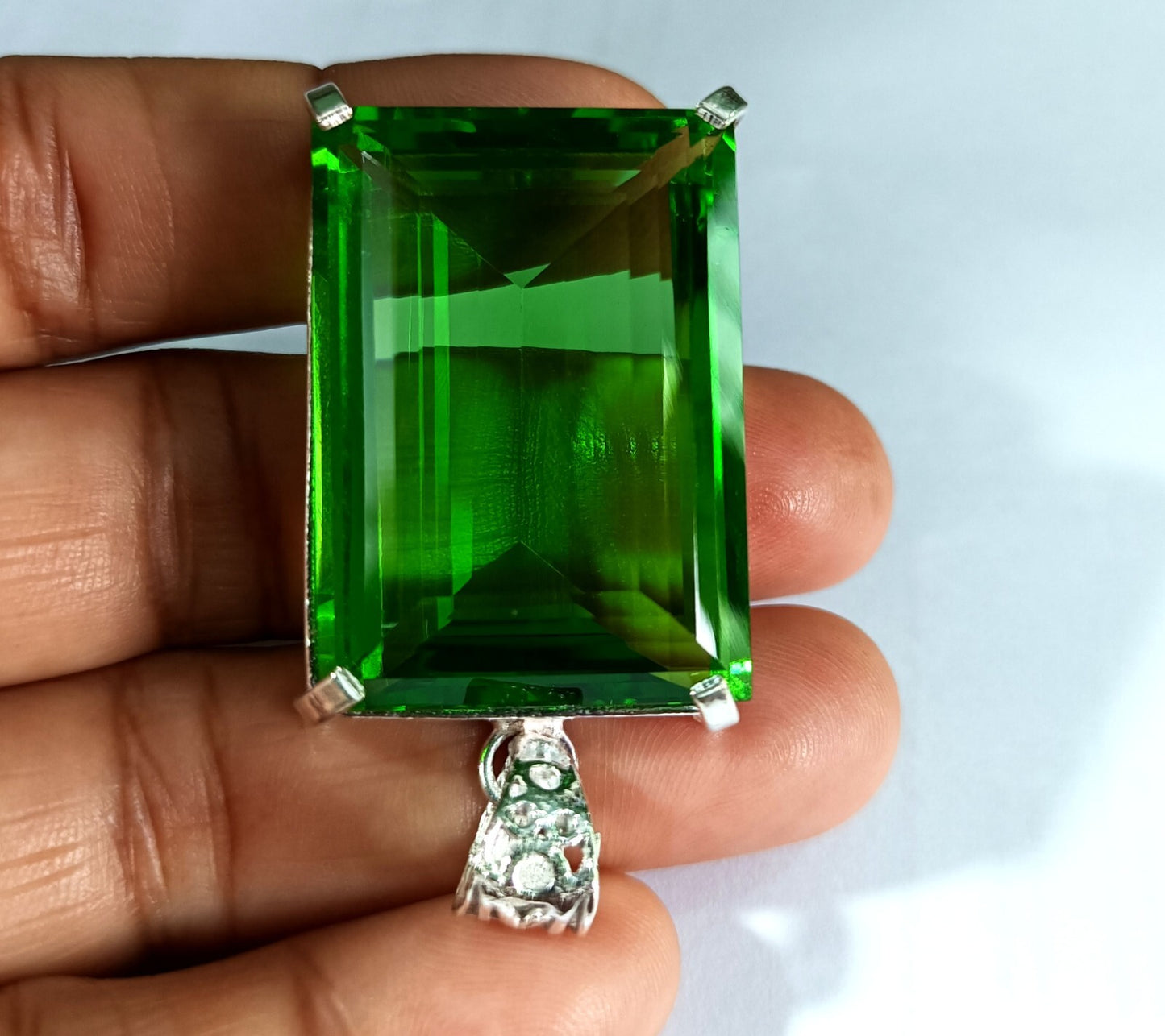 101.90 Ct Emerald Green Natural Topaz 925 Solid Silver Pendant Loose Gemstone