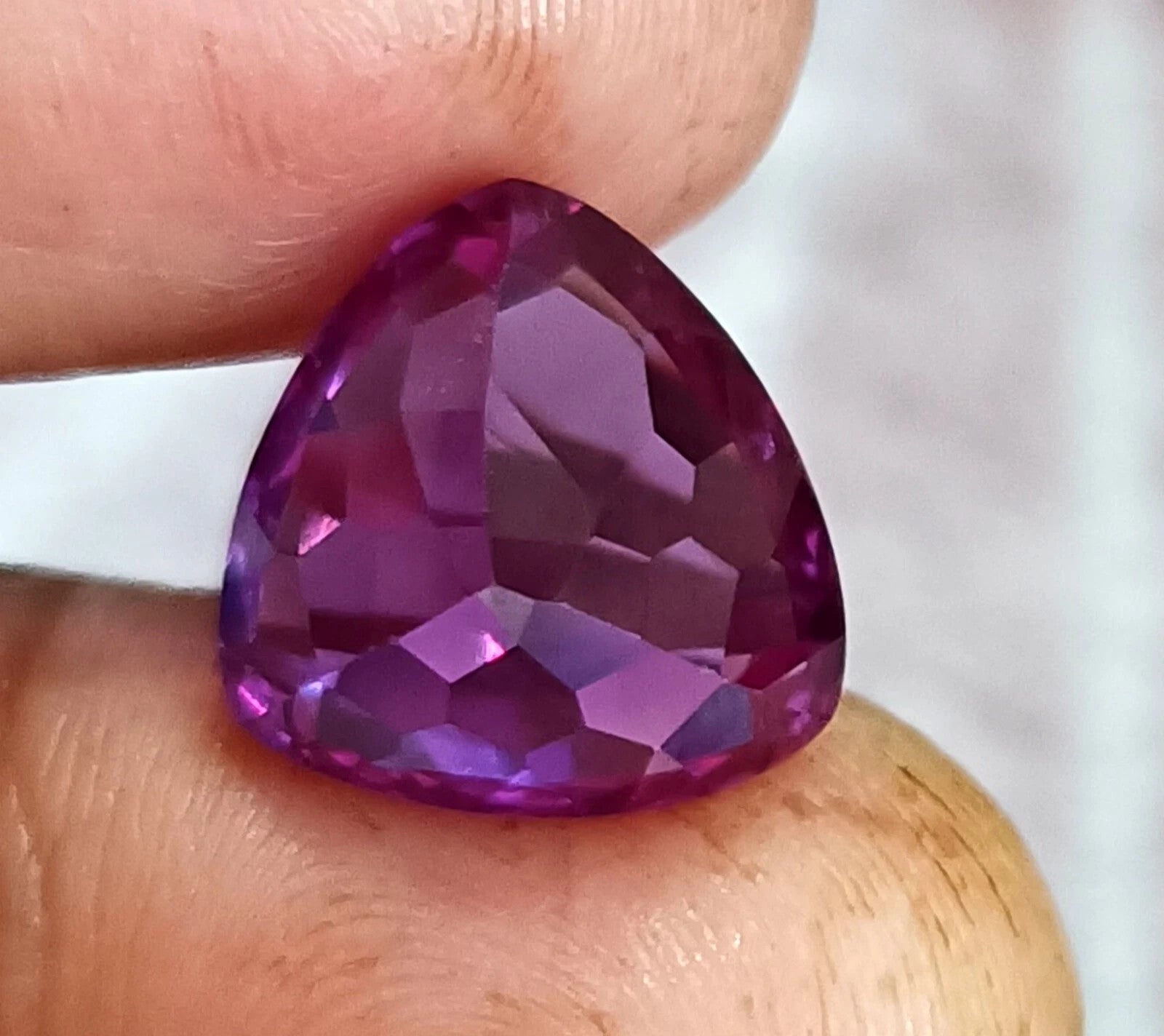 A++ TRILLION Cut NATURAL Ceylon Bi-Color Change Sapphire Loose GEMSTONE 11.85 Ct
