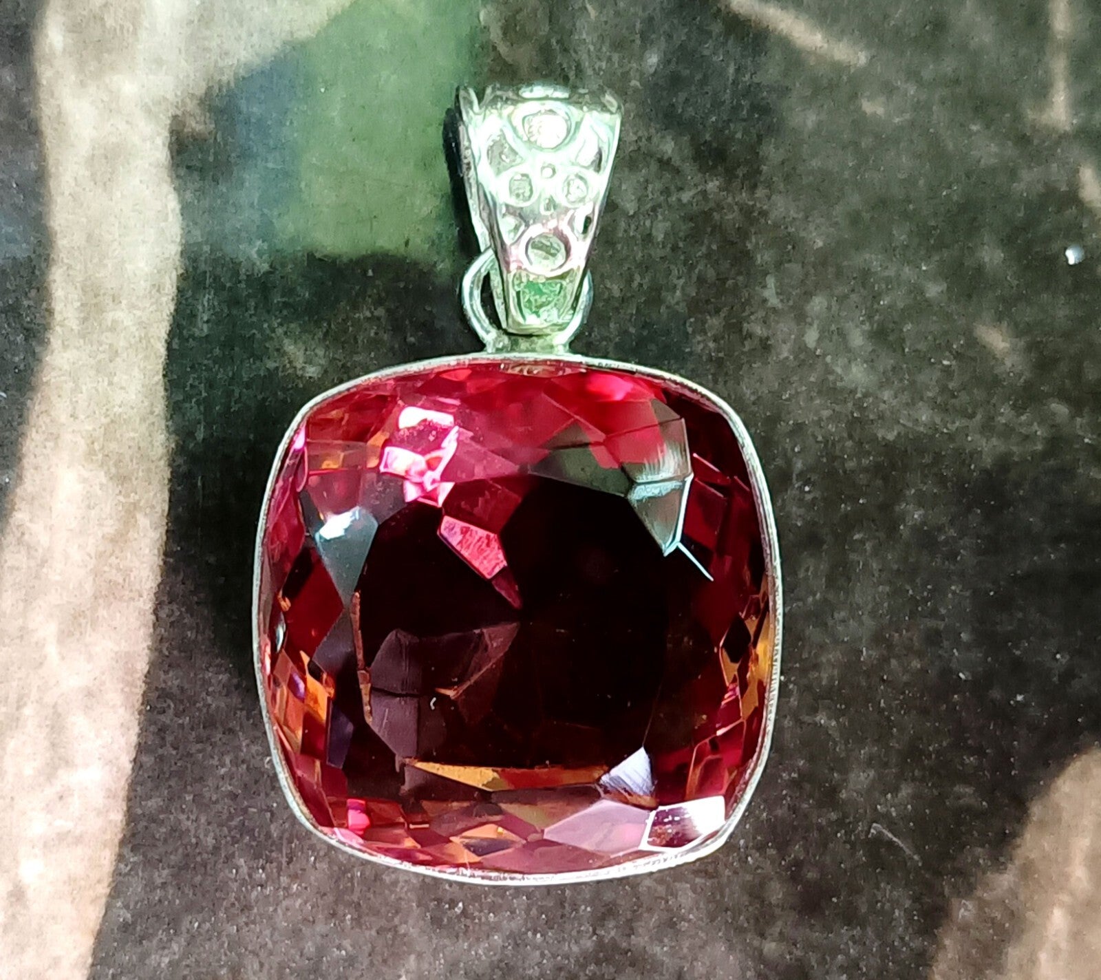 62.30 Ct Natural Zultanite 7 Color Pendant 925 Silver Loose Certified Gemstone