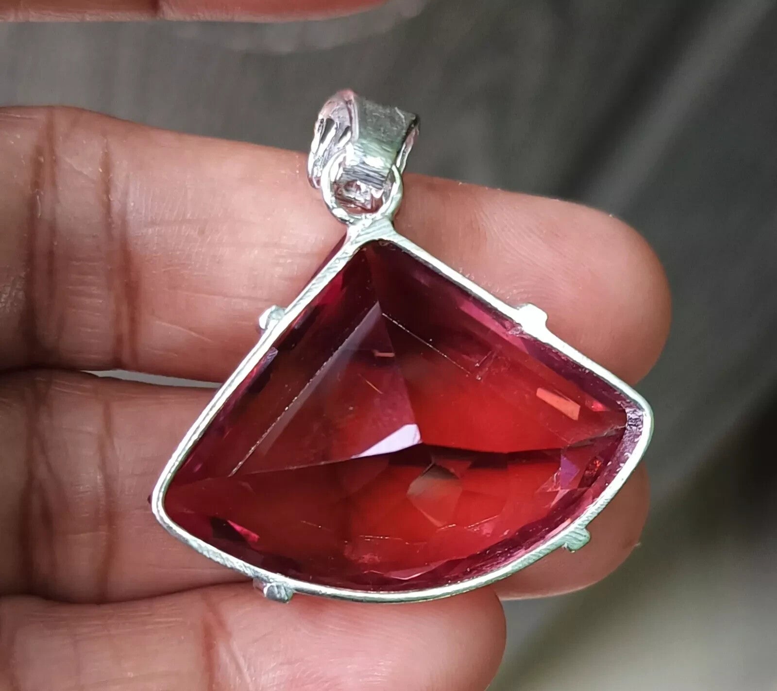 ee7c55e2-eb4b-4177-bbbc-d25697160a61