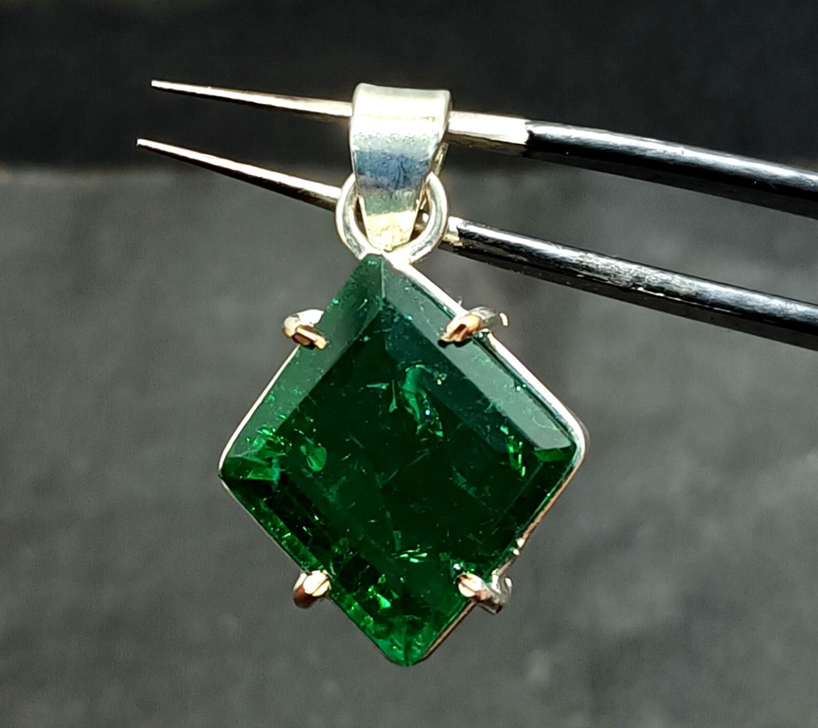 Certified 21.50 Ct Natural Emerald 925 Solid Silver Fancy Cut Pendant Gemstone