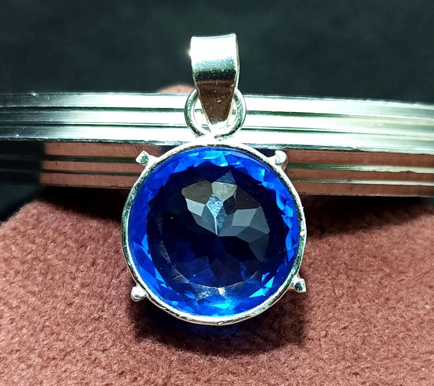 Round 33.35 Ct GIE Certified Natural Blue Sapphire 925 Silver Pendant Gemstone