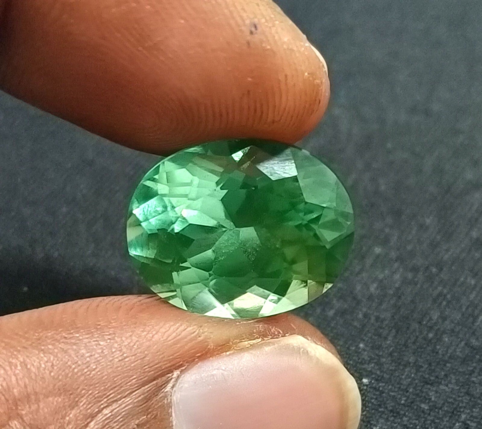 15.40 Ct Natural Green Sapphire Flawless Certified OvalCut Loose Gemstone