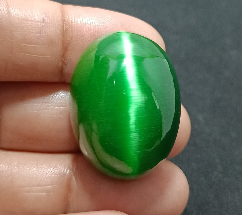 Chrysoberyl(Cats Eye) 83.15 Ct Natural Green Cabochon Loose Certified Gemstone