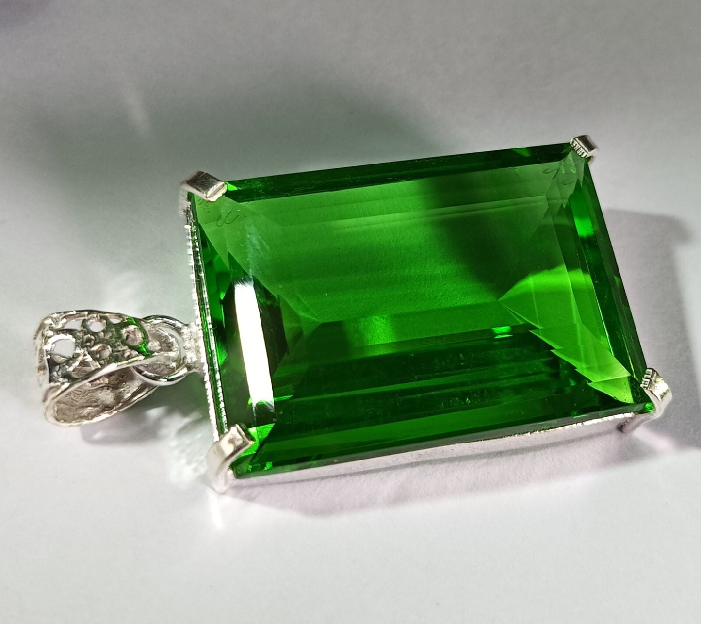 101.90 Ct Emerald Green Natural Topaz 925 Solid Silver Pendant Loose Gemstone