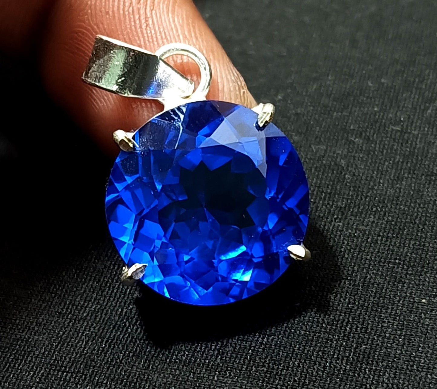 Round 33.35 Ct GIE Certified Natural Blue Sapphire 925 Silver Pendant Gemstone