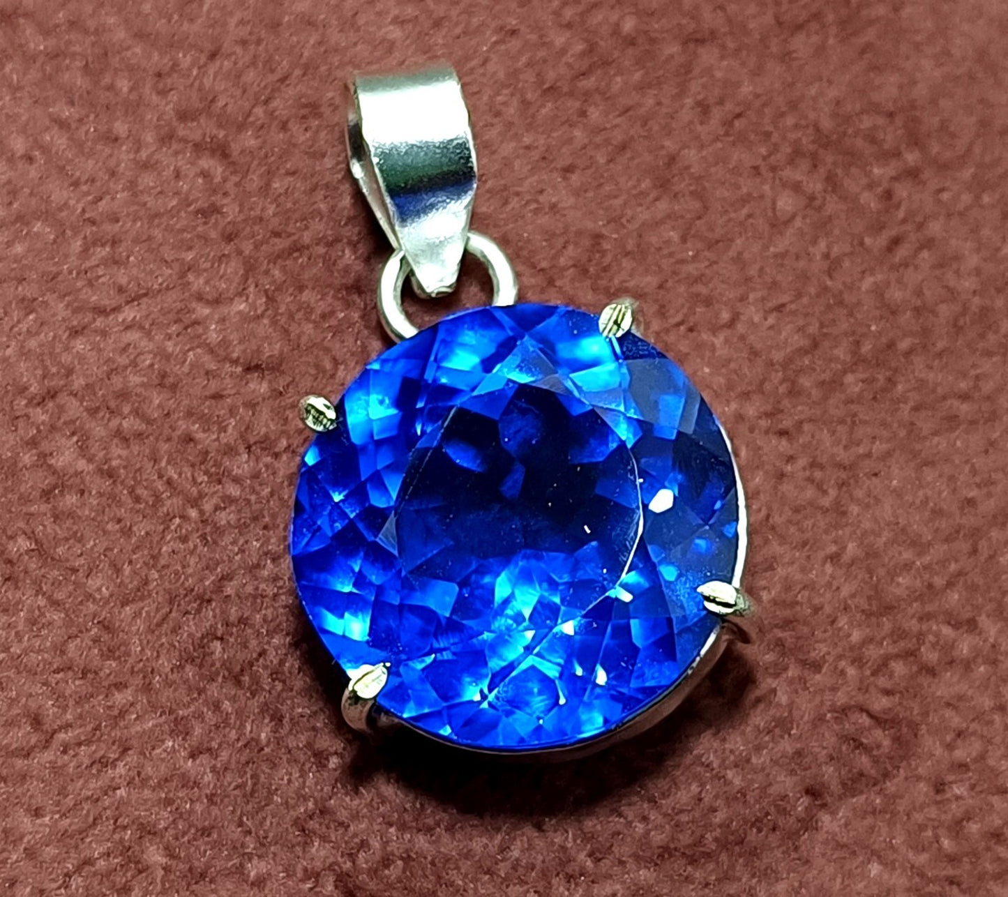 Round 33.35 Ct GIE Certified Natural Blue Sapphire 925 Silver Pendant Gemstone