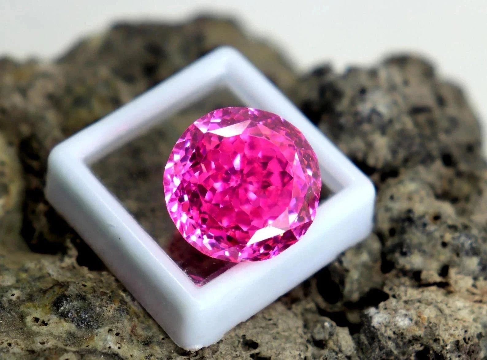 EGL 198.50 Ct Certified Natural Pink Zircon Cambodian Oval Cut Loose Gemstone