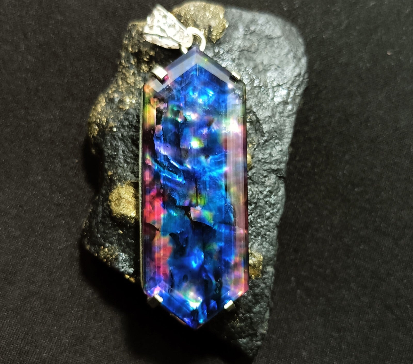 Certified Fancy Cut 97.90 Ct Natural Ammolite 925 Solid Silver Pendant Gemstone