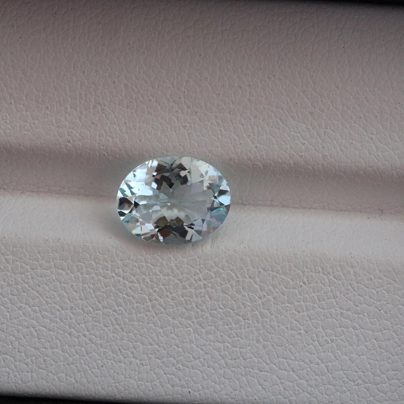 A+ Natural Ocean Blue Aquamarine GIE Certified Oval Cut GEMSTONE 8 Ct