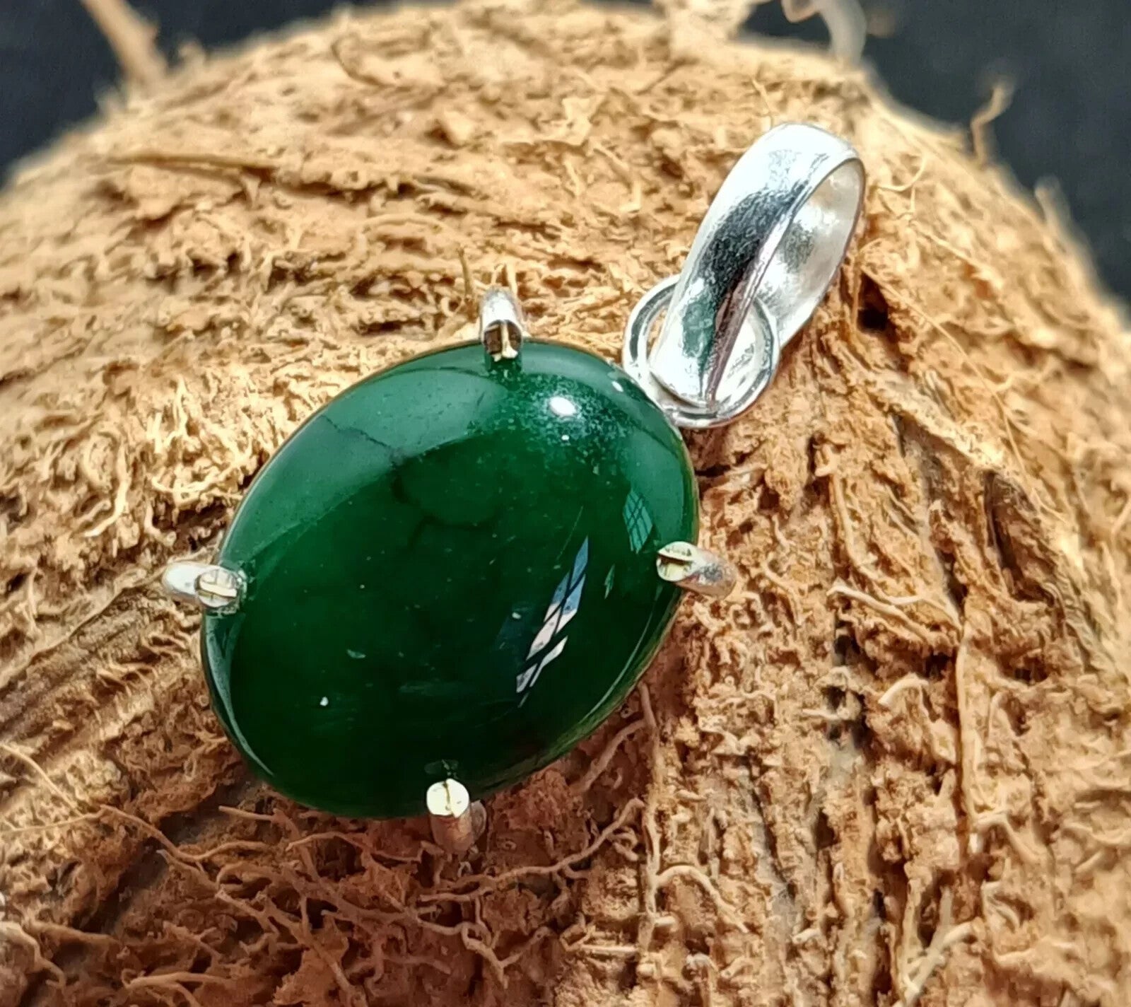 Certified 22.20 Ct Stunning Emerald Solid Silver Oval Cabochon Pendant Gemstone
