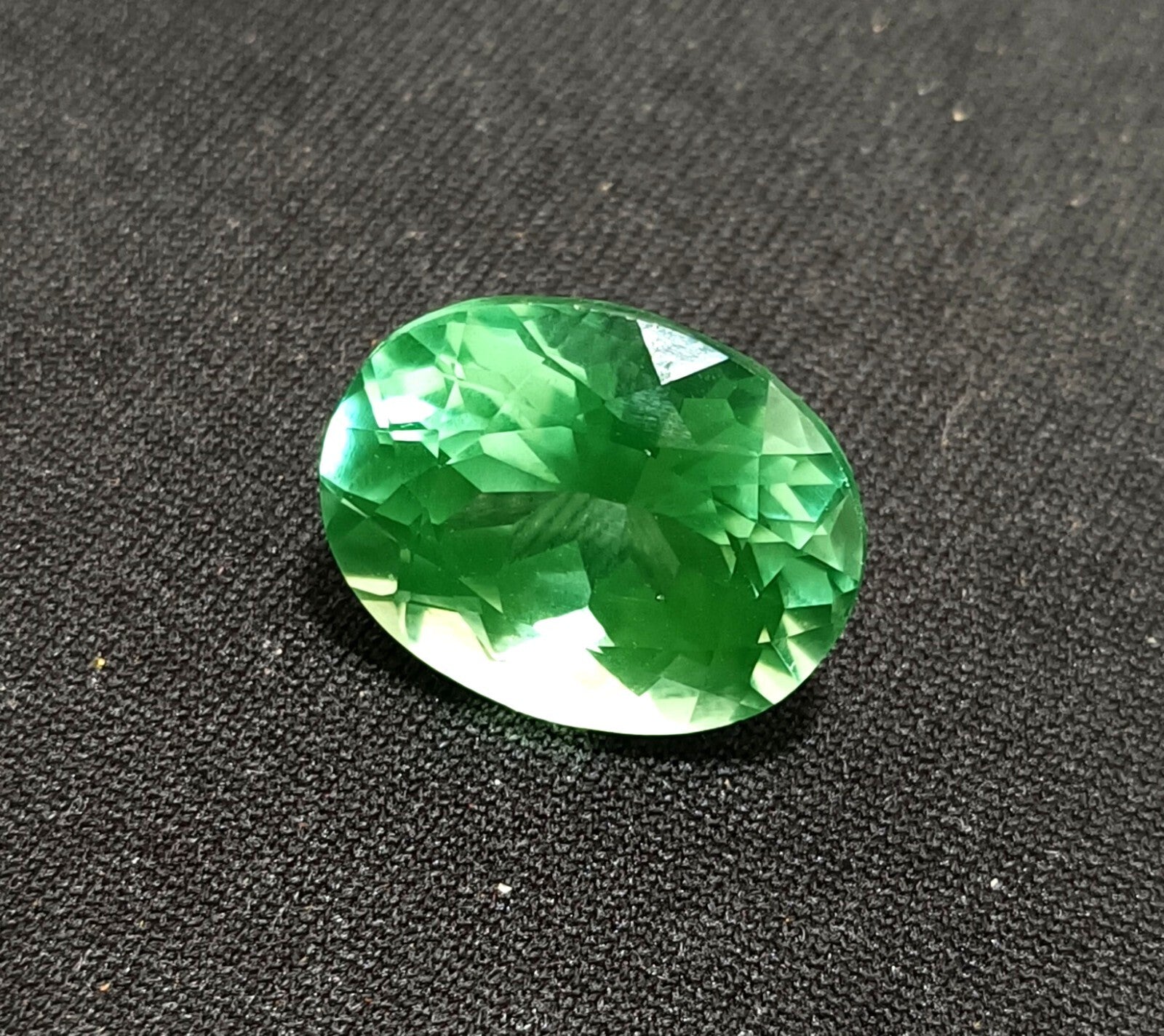 15.40 Ct Natural Green Sapphire Flawless Certified OvalCut Loose Gemstone